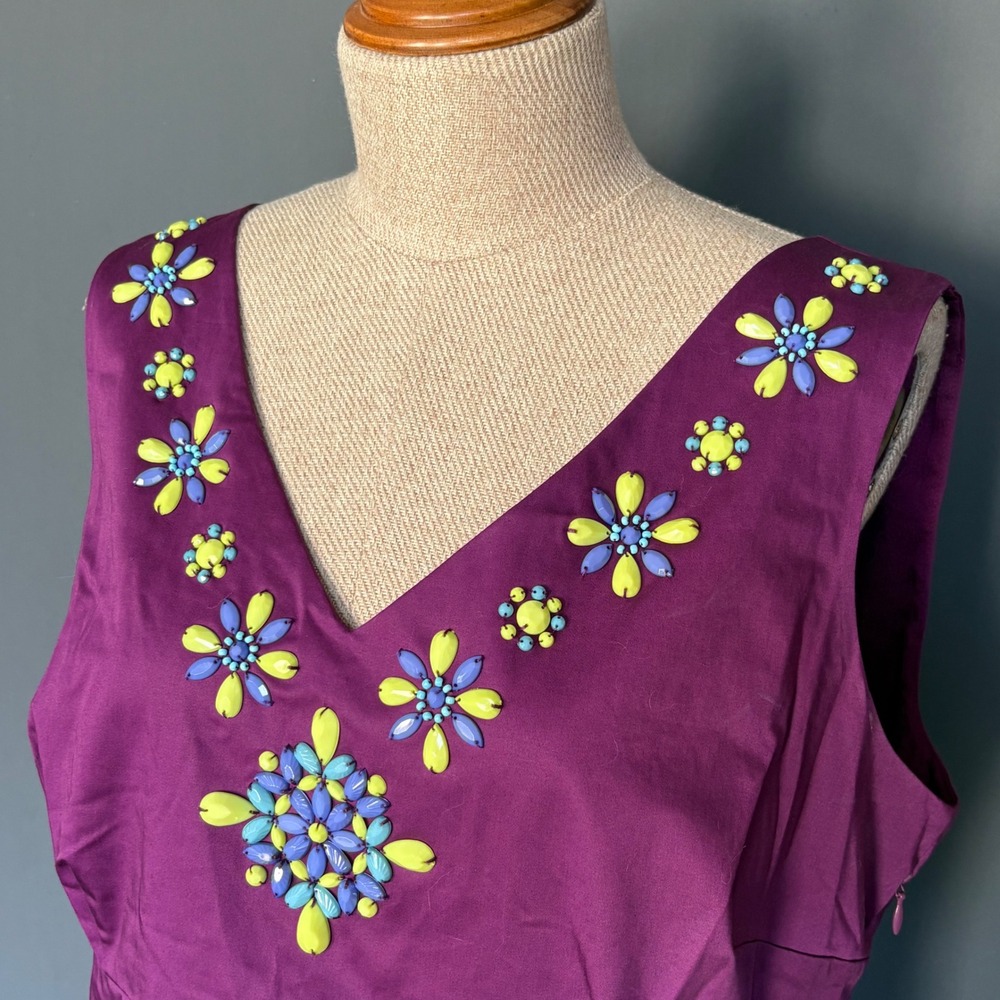 Boden Beaded Floral Shift Dress | US 12R | Purple Sleeveless V-Neck